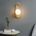 applique en verre blanc au design contemporain