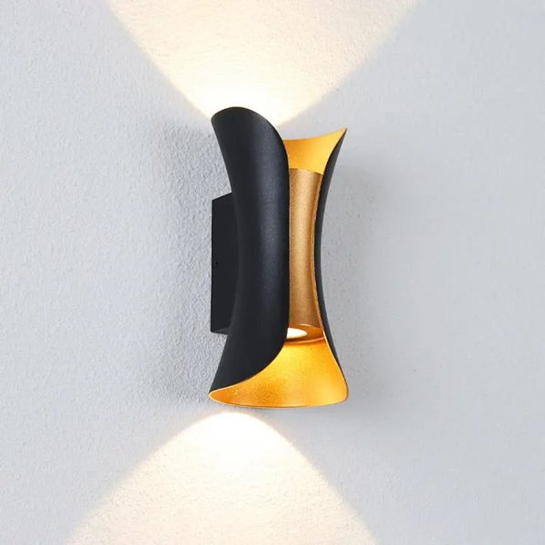 applique murale design LED noir et or