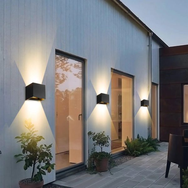 applique murale LED moderne et élégante
