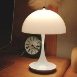 lampe de table élégante en matériaux de qualité