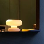 lampe en verre laiteux pour intérieur élégant