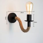Applique murale industrielle en corde avec support noir et ampoule filament, dimensions 28×10 cm.