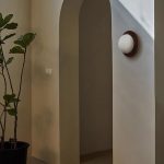 éclairage intérieur en bois et verre
