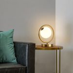 lampe boule en métal doré