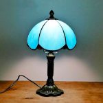 lampe de chevet bleue en Tiffany