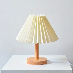 lampe de chevet bois abat-jour plié