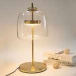 lampe de chevet design avec abat-jour en verre