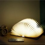 lampe de chevet design livre éclairant