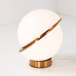 lampe de chevet dorée moderne