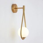 lampe de chevet en métal doré