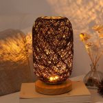 lampe de chevet en rotin et bois