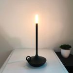 lampe de table élégante avec bougie sans fil