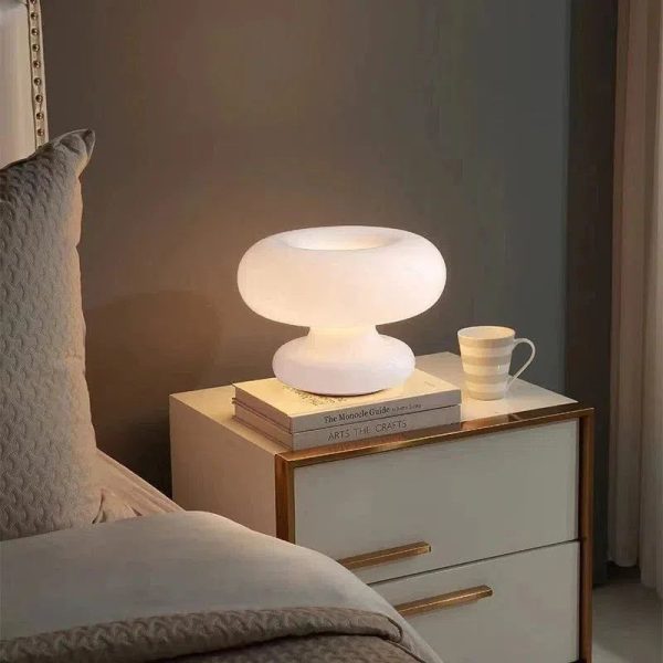 lampe de table en verre blanc laiteux