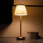 lampe de table Kumas contemporaine