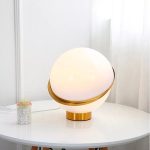 lampe design boule dorée