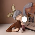 lampe esthétie aura sur table