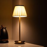 lampe Kumas avec lumière douce