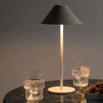 lampe LED rechargeable à design élégant