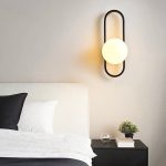 lampe murale moderne avec un design circulaire