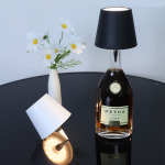 Lampe de table rechargeable fixée sur une bouteille avec éclairage LED