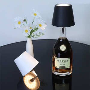 Lampe de table rechargeable fixée sur une bouteille avec éclairage LED