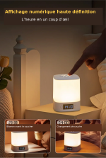 Lampe de chevet LED avec horloge numérique dans une chambre