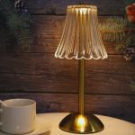 Lampe de table portable rechargeable dorée