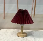 Lampe de chevet abat-jour plissé rouge