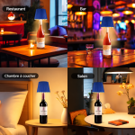 Lampe de bouteille LED rechargeable avec abat-jour bleu, présentée au restaurant, au bar, dans une chambre et dans un salon.